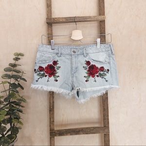 Light Wash Frayed Embroidered Denim Shorts